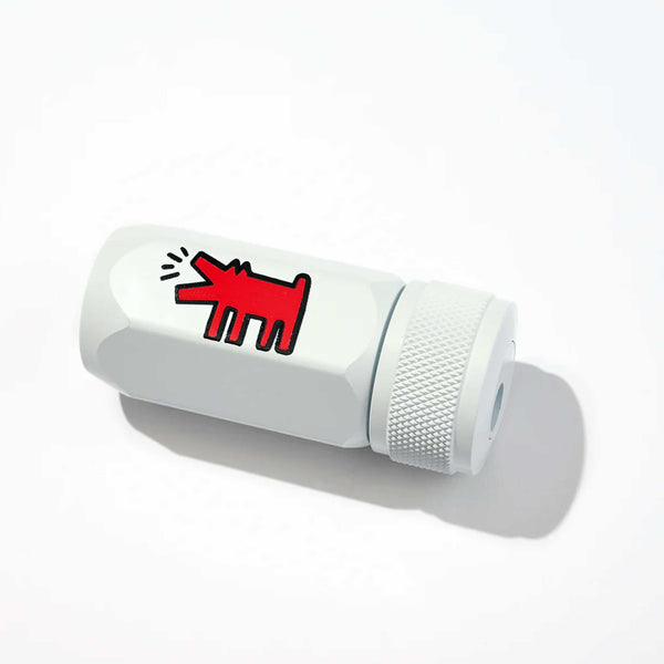 Blackwing One-Step Long Point Sharpener "Barking Dog" de Keith Haring